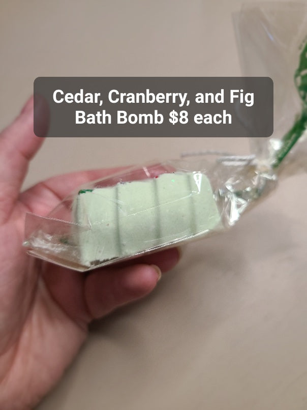 Cedar, Cranberry, & Fig Bath Bomb