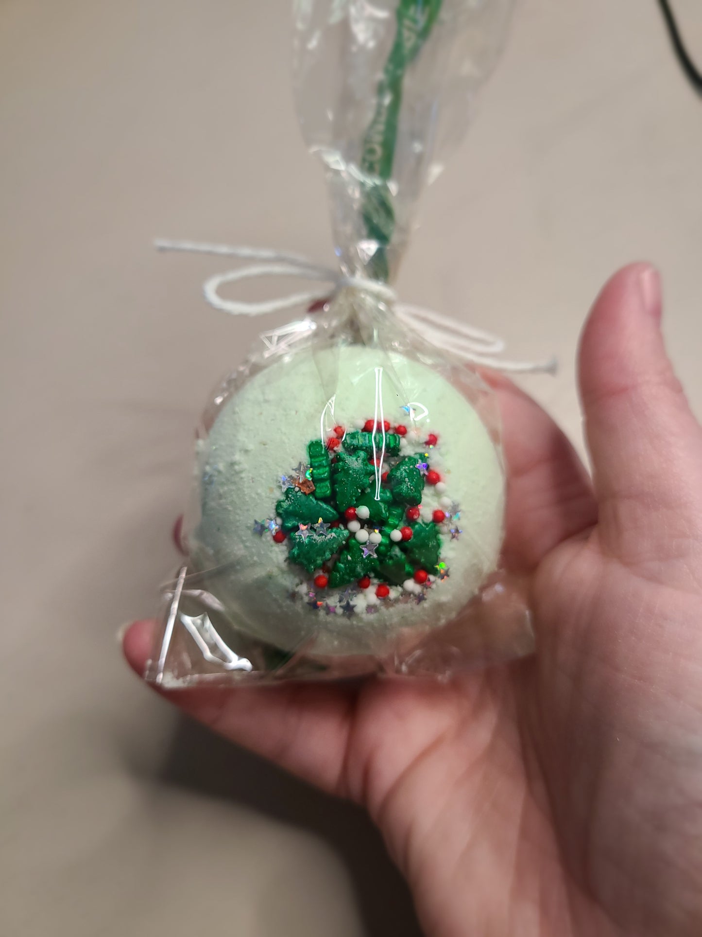 Cedar, Cranberry, & Fig Bath Bomb